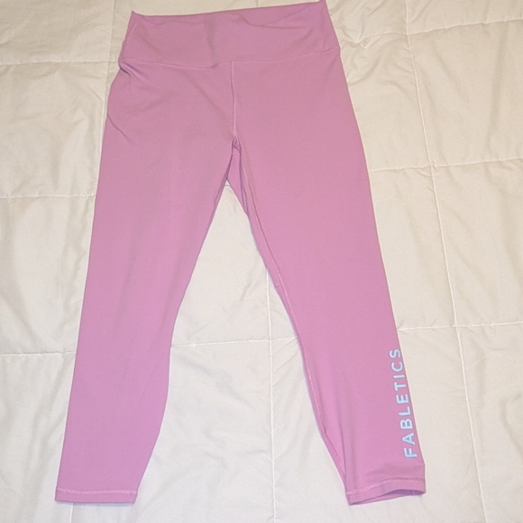 Fabletics Pants - Fabletics On-The-Go PowerHold High-Waisted Capri